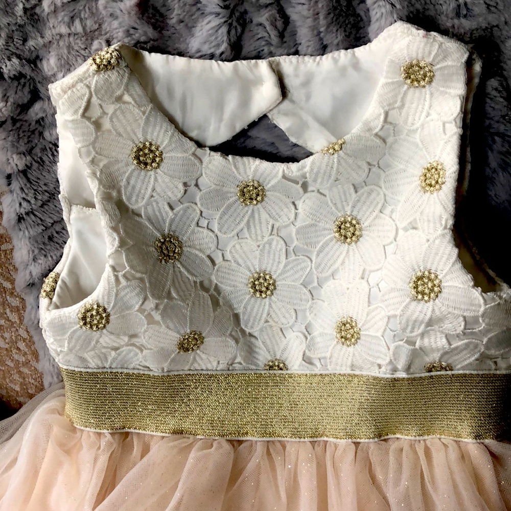 Girls dress